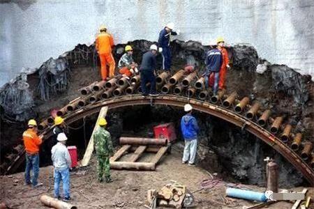 大宁隧道钢花管支护案例